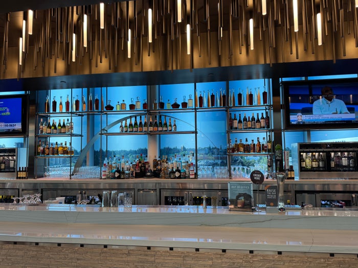 New Delta Sky Club SEA Bar New Delta Sky Club SEA Bar