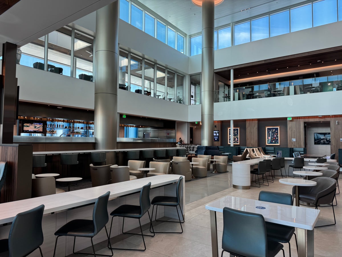 New Delta Sky Club SEA Mixed Use Seating