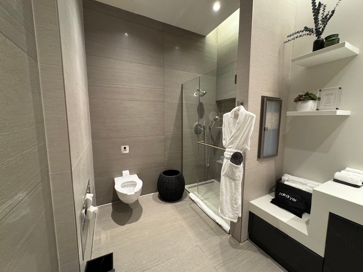 New Delta Sky Club SEA Shower Room One