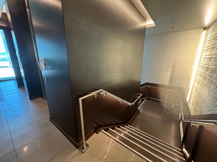 New Delta Sky Club SEA Stairs New Delta Sky Club SEA Stairs