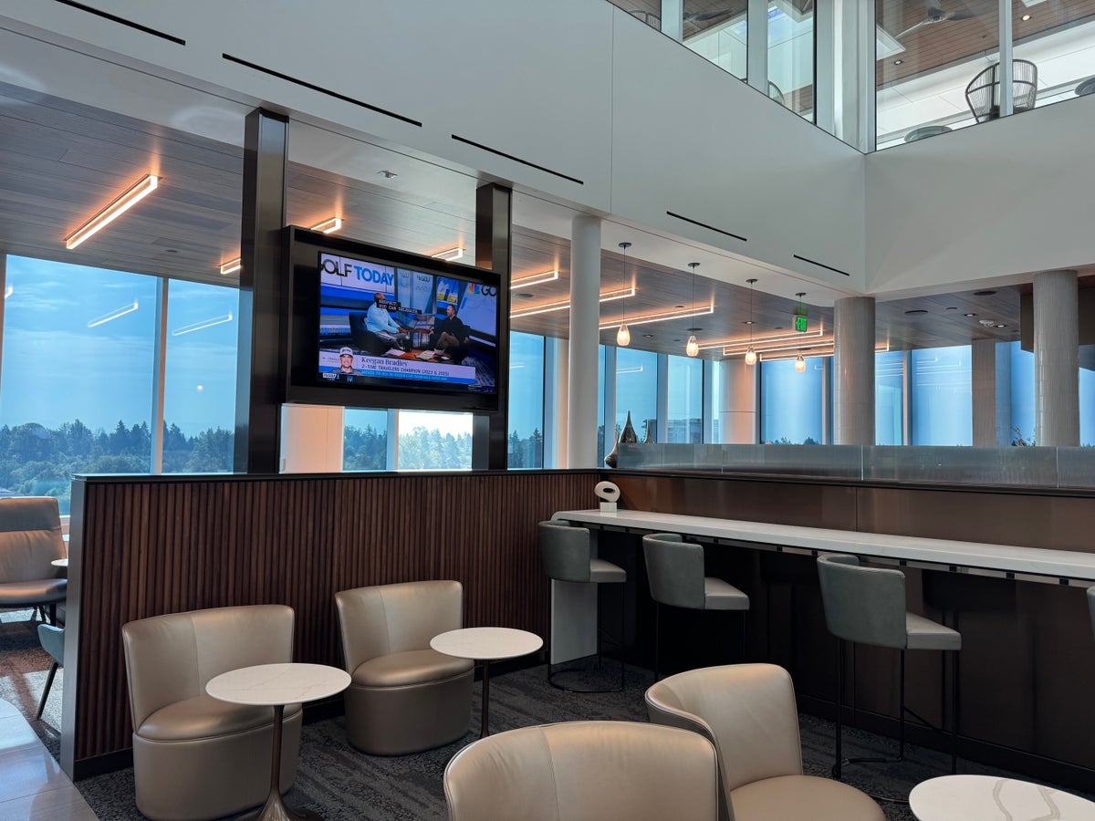 New Delta Sky Club SEA TV
