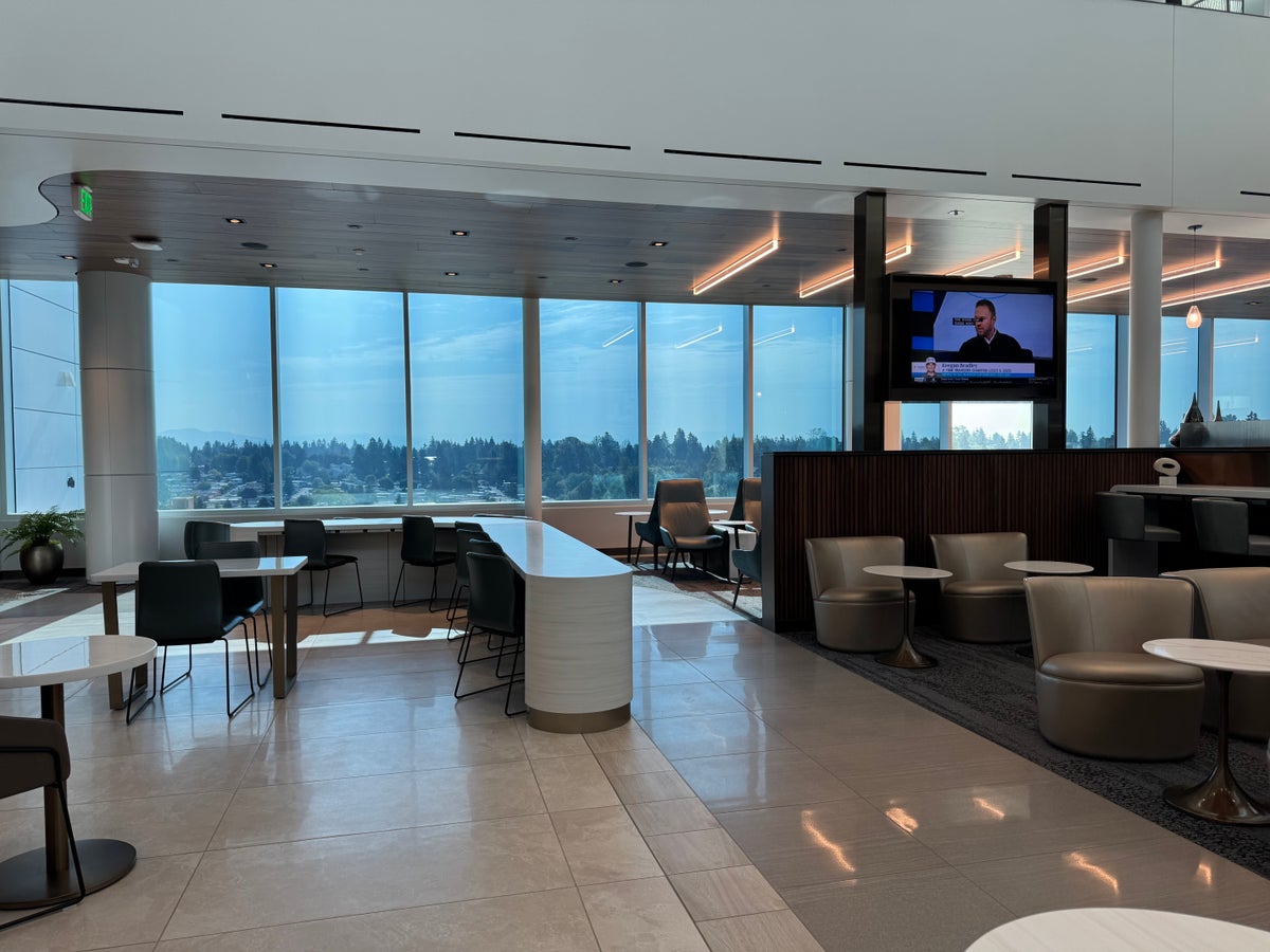 New Delta Sky Club SEA Views