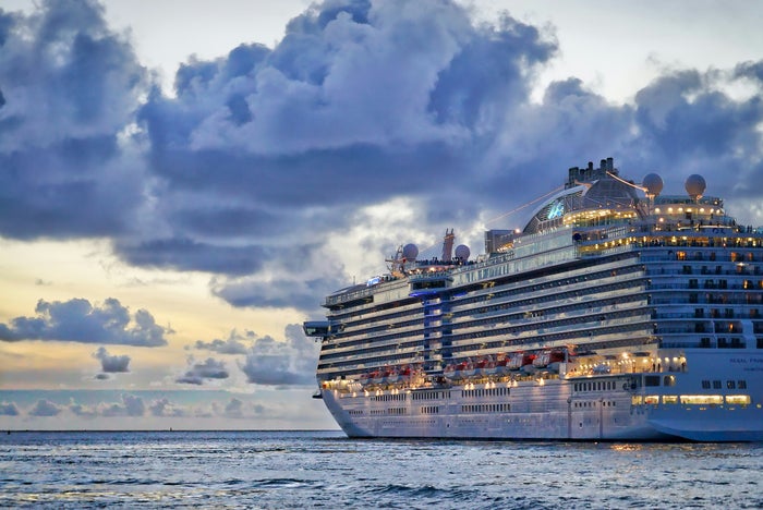 [Expired] Earn up to 60,000 Bonus Miles When You Book With United Cruises
