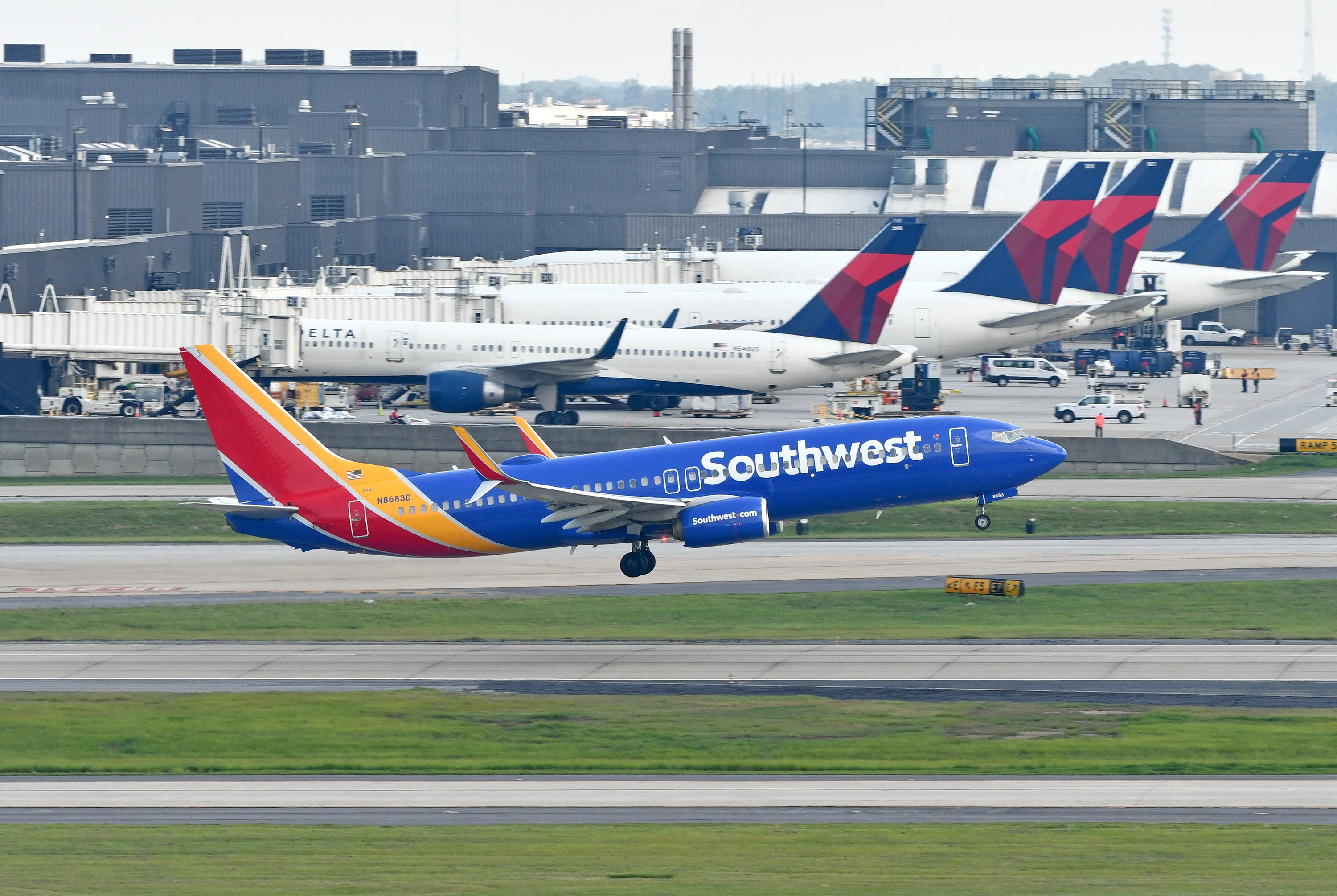 Airglitch Says It Saves You Money on Flights Using Loopholes