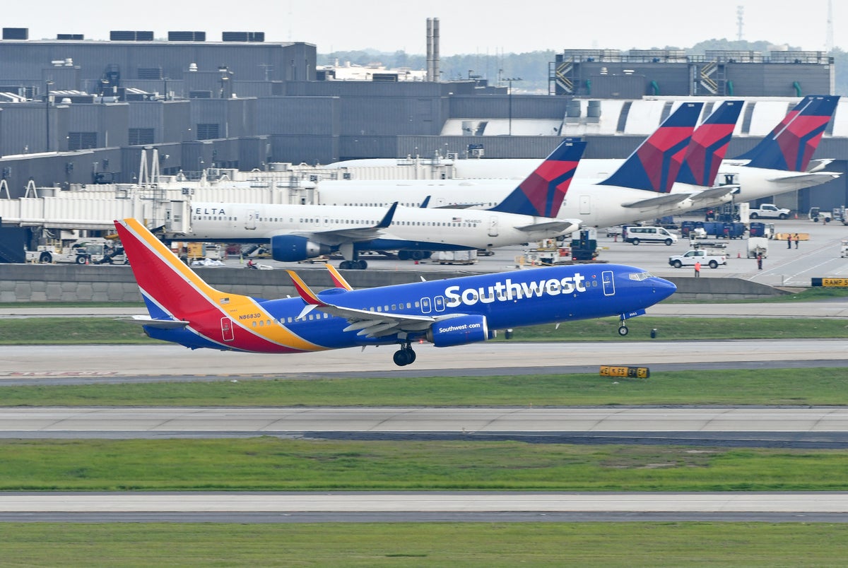 Southwest B737 800 Takeoff Delta Planes ATL