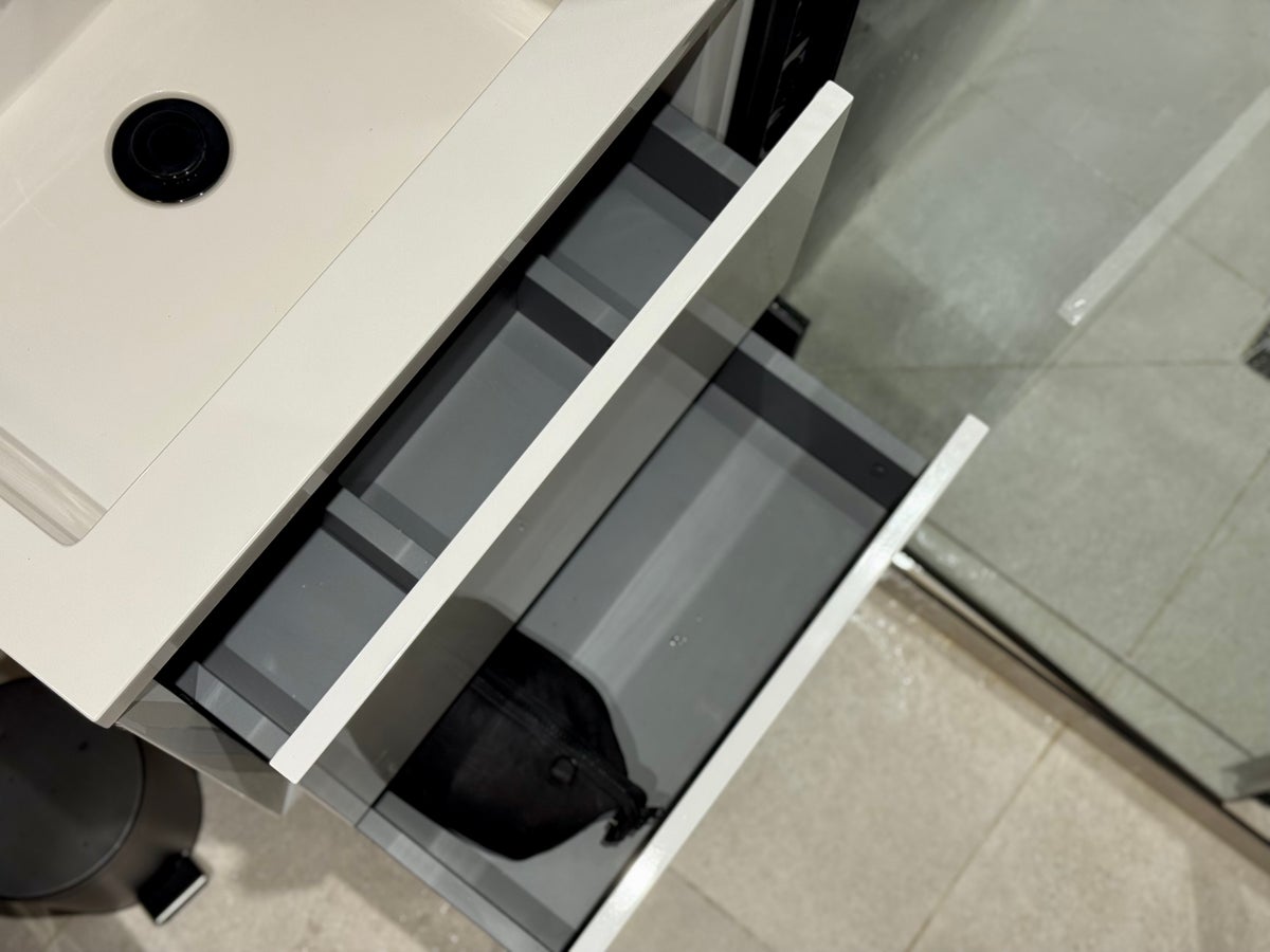Tribe Hotel Manchester Airport bathroom storage