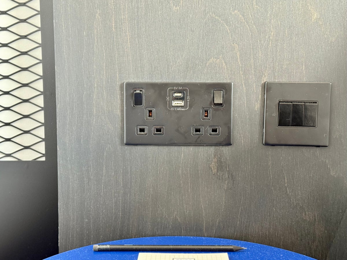 Tribe Hotel Manchester Airport power outlets