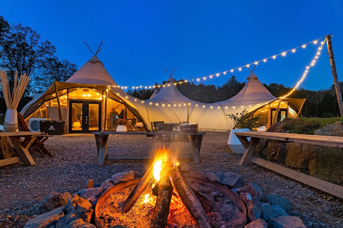 You Can Glamp With Authors at Hyatt Under Canvas Properties — Here’s How