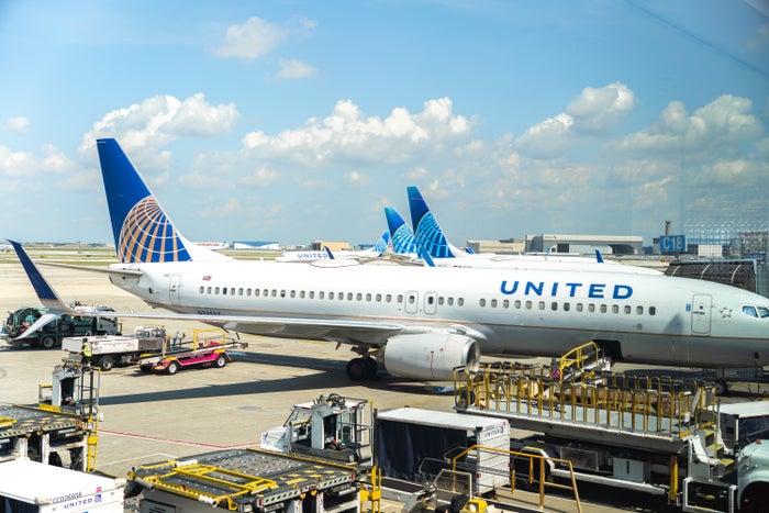 United Airlines United Airlines Boeing 737 800
