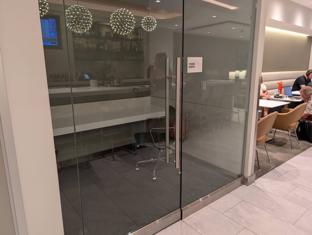 United Club FLL amenities phone booth