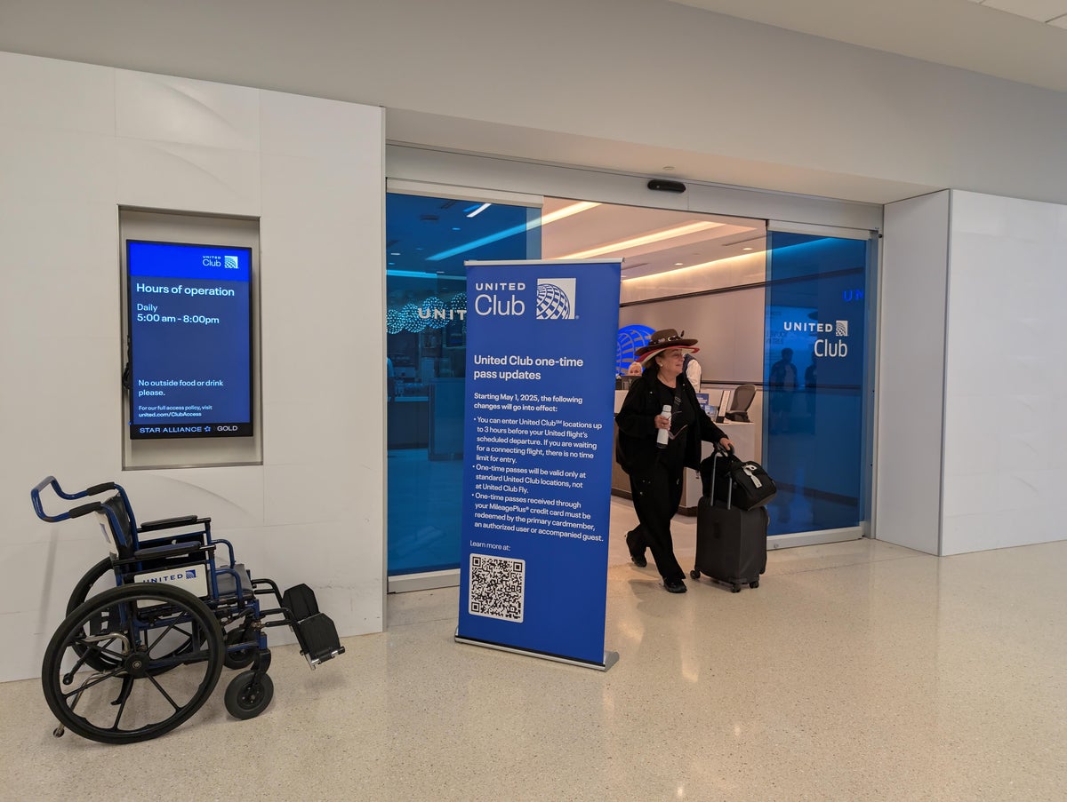 United Club FLL entrance