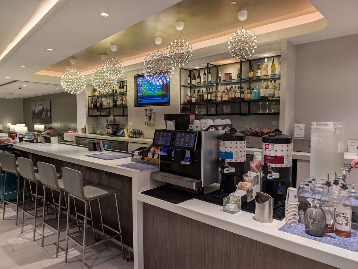 United Club FLL food and beverages coffee bar