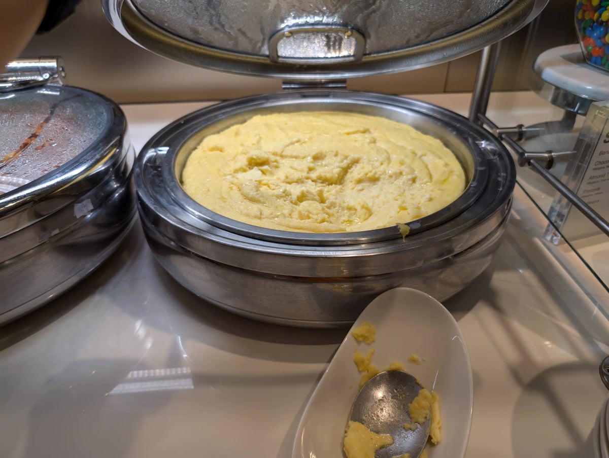 United Club FLL food and beverages creamy corn polenta