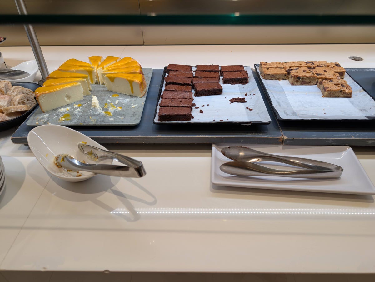United Club FLL food and beverages dessert