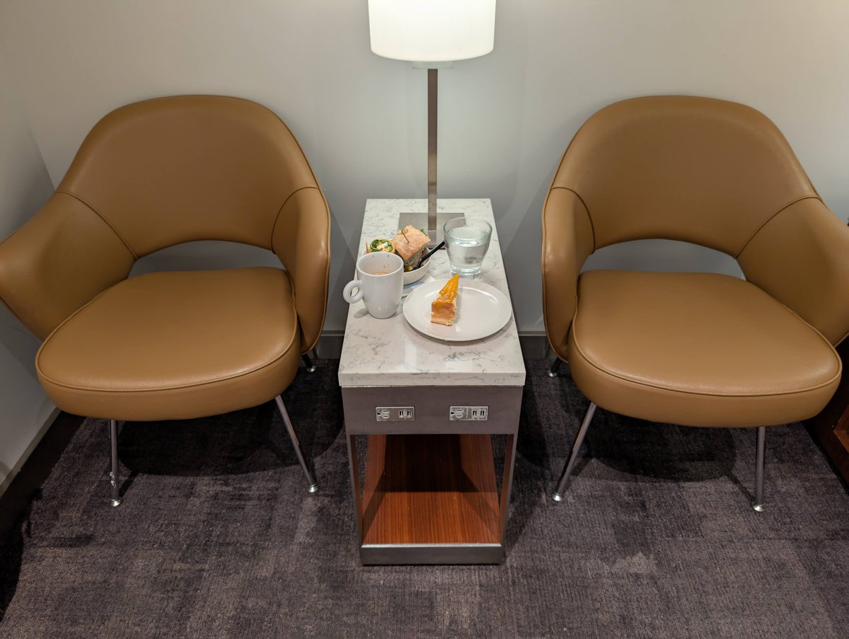 United Club FLL seating chairs with outlets