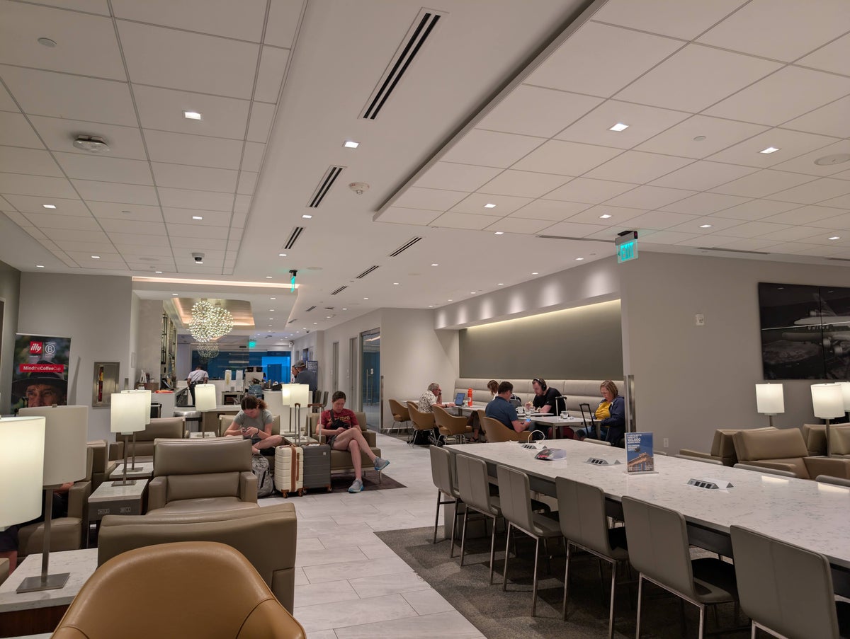 United Club FLL seating main seating area