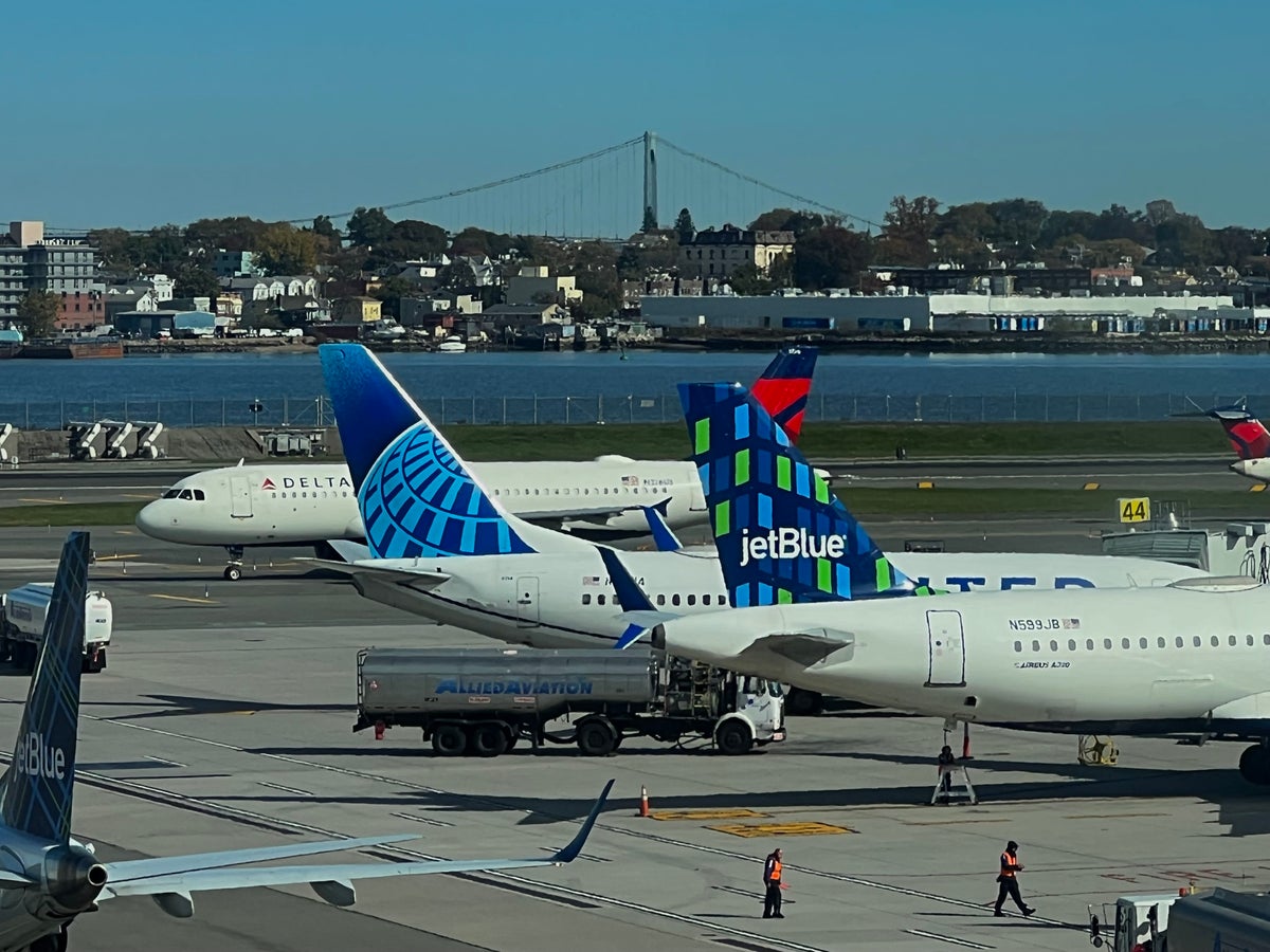 United and JetBlue planes at Newark Airport EWR