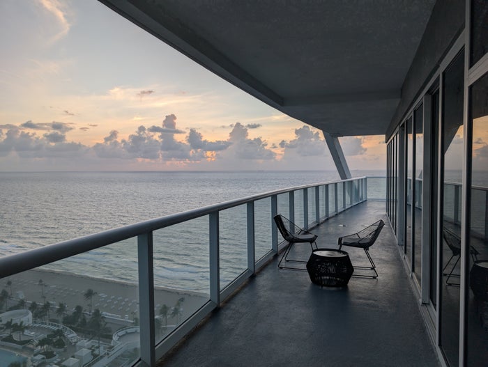 W Fort Lauderdale Supreme Suite sunrise view W Fort Lauderdale Supreme Suite sunrise view