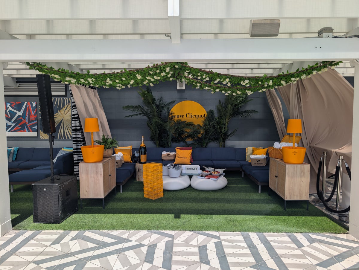 W Fort Lauderdale amenities WET East Veuve Cliquot cabana