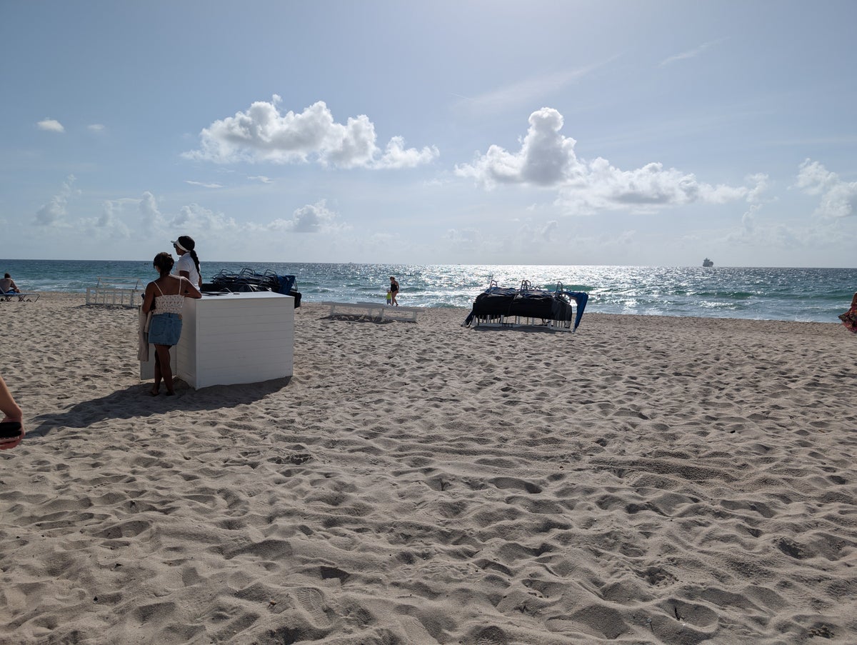 W Fort Lauderdale amenities beach attendant