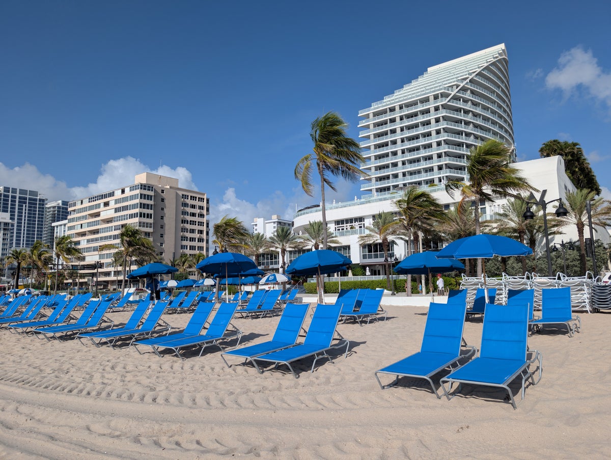 W Fort Lauderdale amenities beach loungers