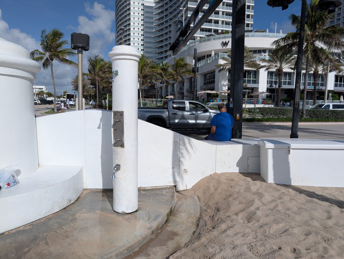 W Fort Lauderdale amenities beach shower