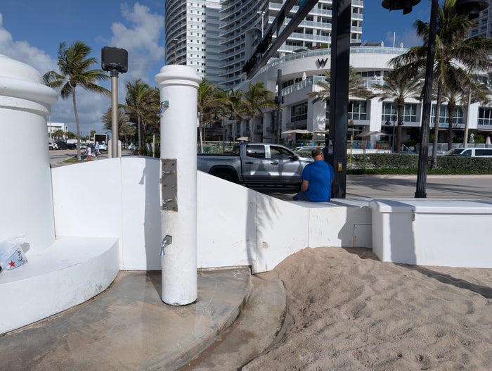 W Fort Lauderdale amenities beach shower W Fort Lauderdale amenities beach shower
