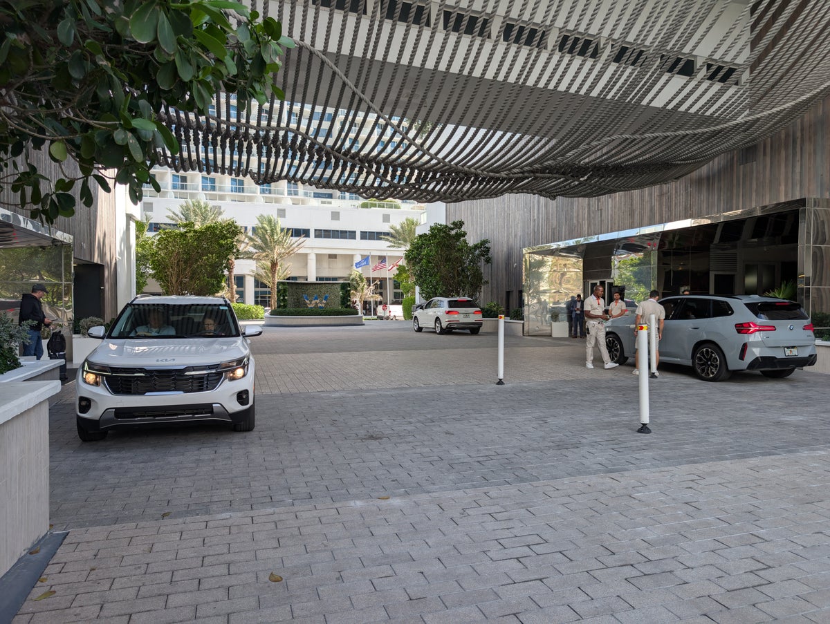 W Fort Lauderdale amenities driveway entrance