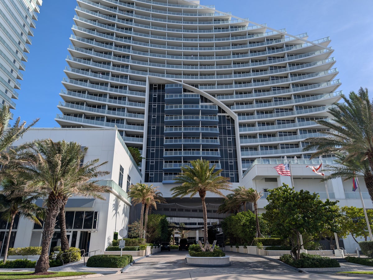 W Fort Lauderdale front entrance