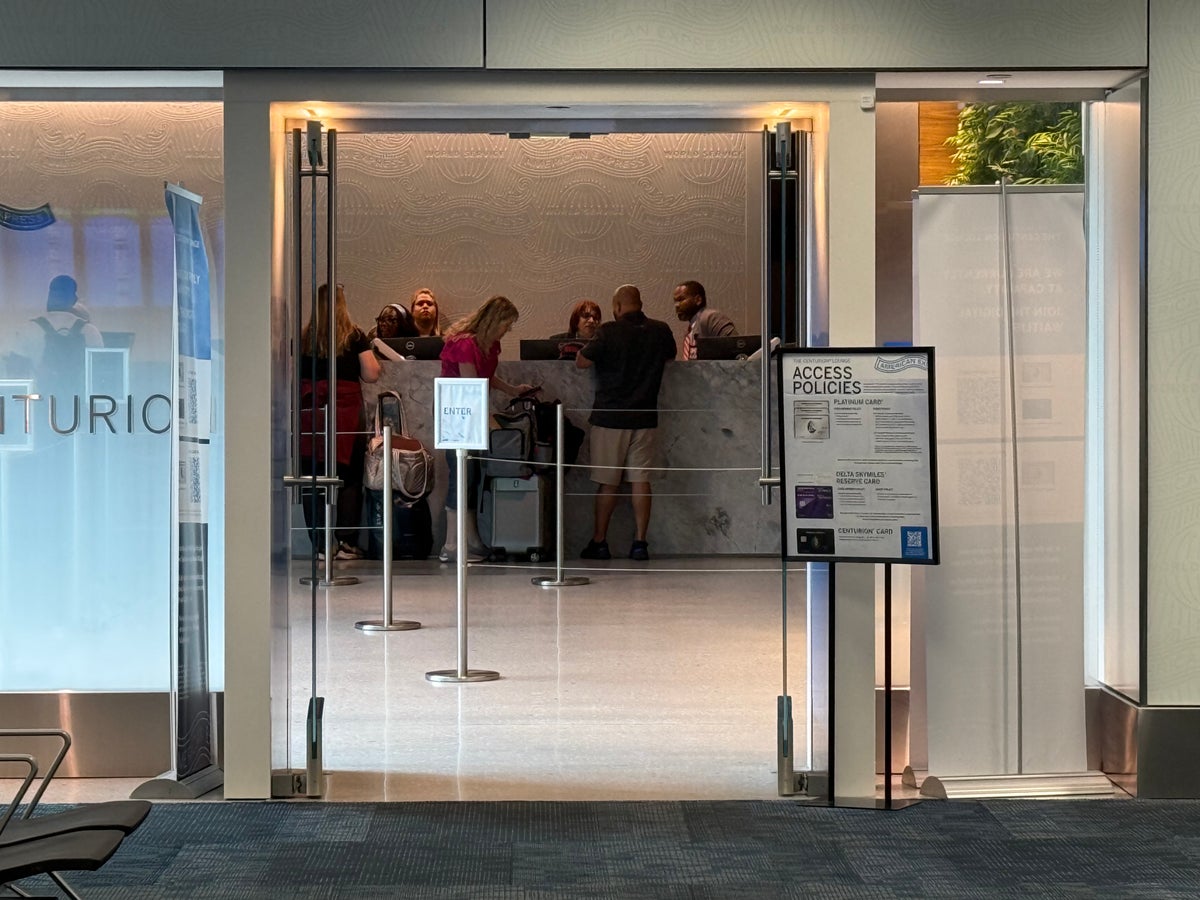 Atlanta ATL American Express Centurion Lounge access policies