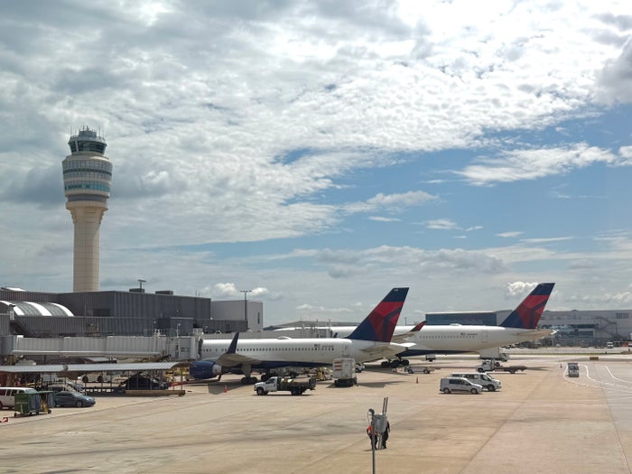 Atlanta ATL American Express Centurion Lounge apron views Atlanta ATL American Express Centurion Lounge apron views