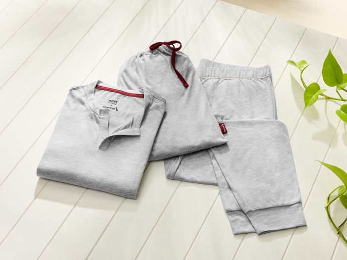 BU231109A 162 AA business class pajamas