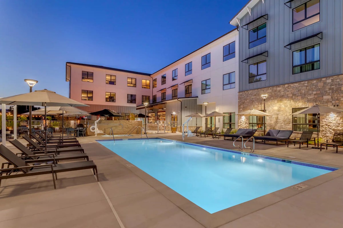 Cambria Hotel Templeton Pool