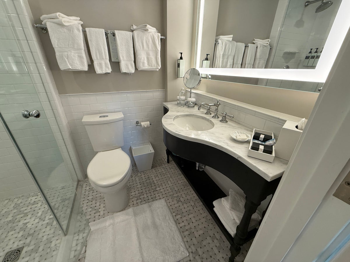 Carolina Inn Bathroom
