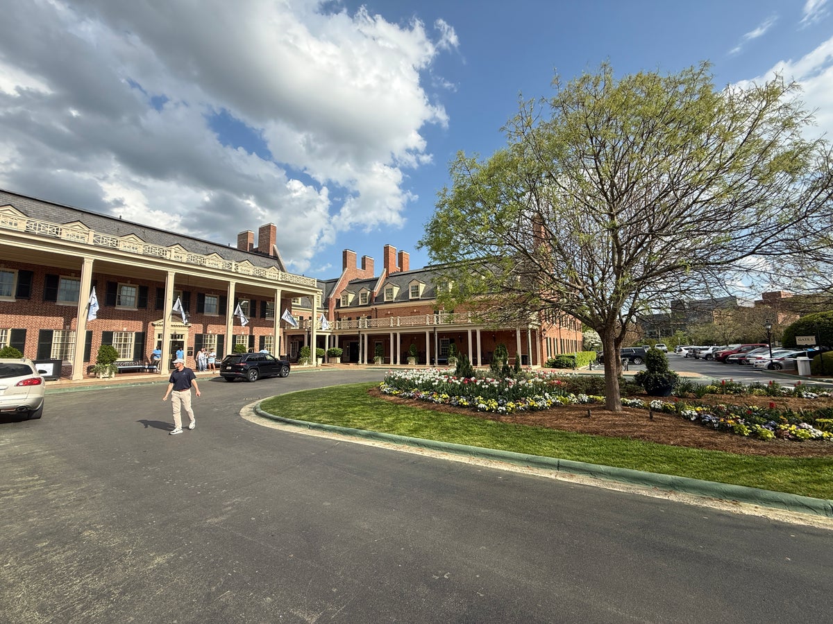 Carolina Inn Front Driveway