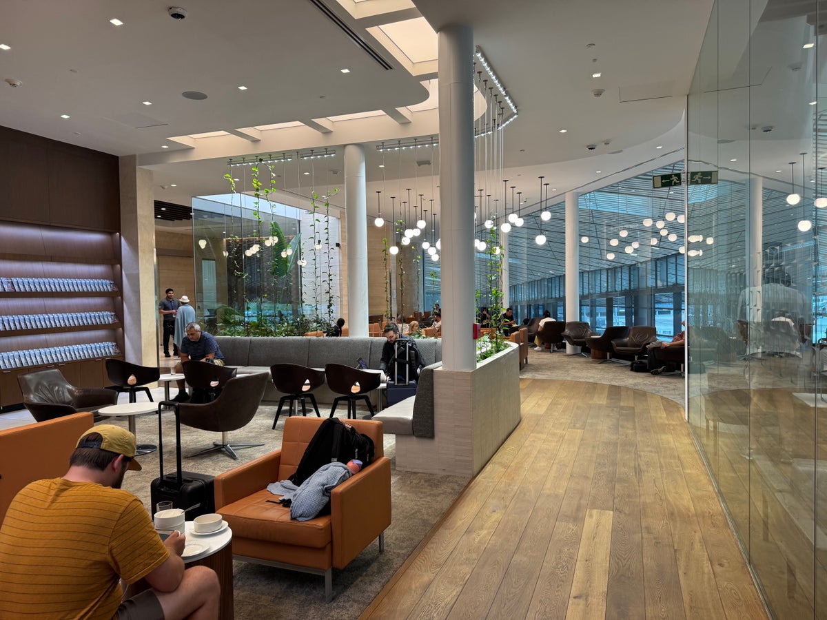 Copa Club PTY Terminal 2 seating near entrance