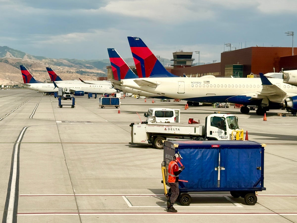 Delta Jets Parked at SLC
