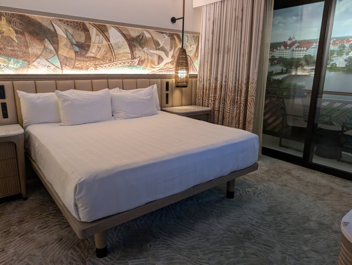 Disney Vacation Club tour Disney's Polynesian Villas and Bungalows 1 bedroom villa model bedroom