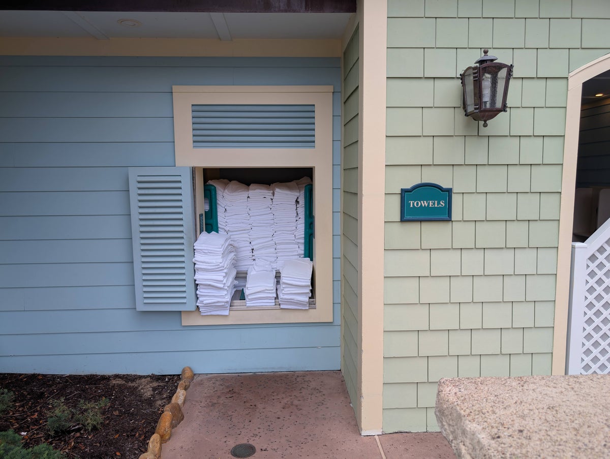 Disney's Saratoga Springs Resort & Spa amenities pool High Rock Spring pool towels