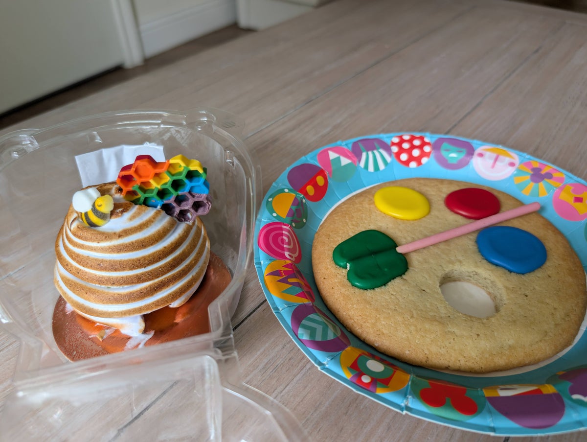 Disney's Saratoga Springs Resort & Spa dining Artist's Palette desserts