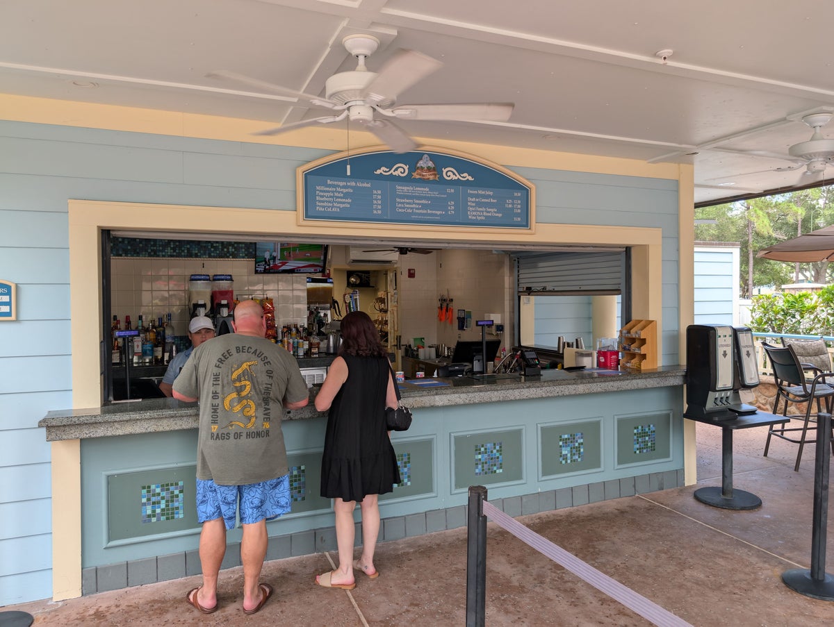 Disney's Saratoga Springs Resort & Spa dining High Rock Spring pool bar
