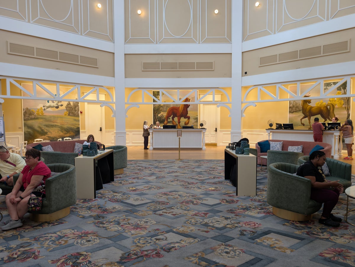Disney's Saratoga Springs Resort & Spa lobby