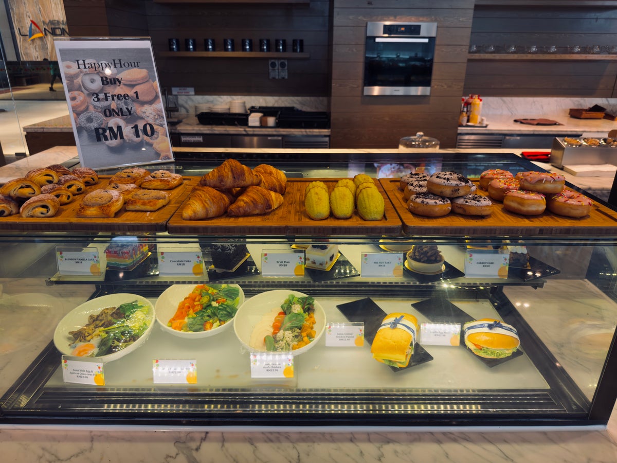 DoubleTree by Hilton Johor Bahru food bar options