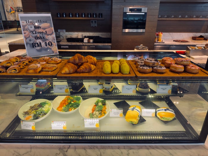 DoubleTree by Hilton Johor Bahru food bar options DoubleTree by Hilton Johor Bahru food bar options