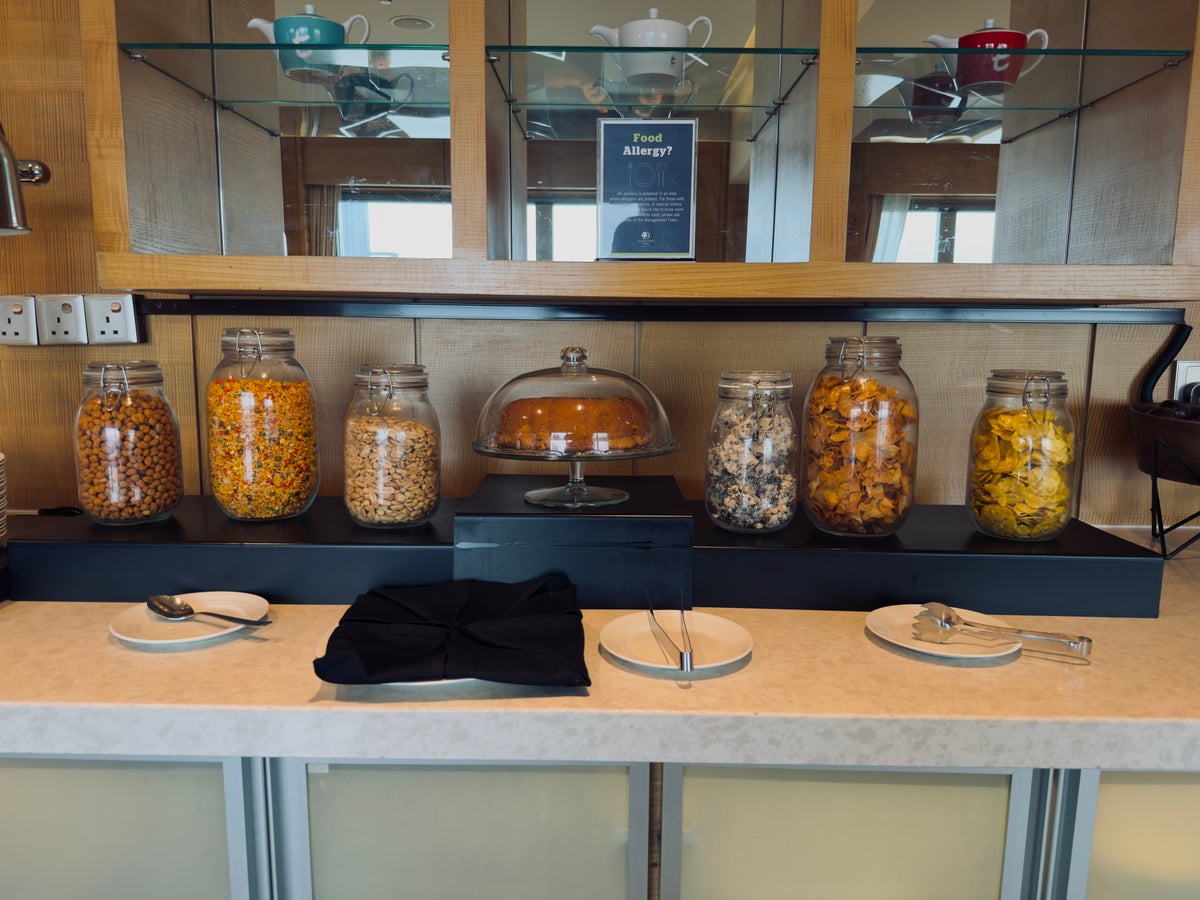 DoubleTree by Hilton Johor Bahru lounge snacks