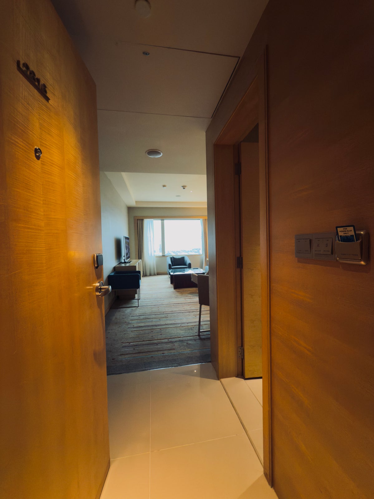 DoubleTree by Hilton Johor Bahru room foyer