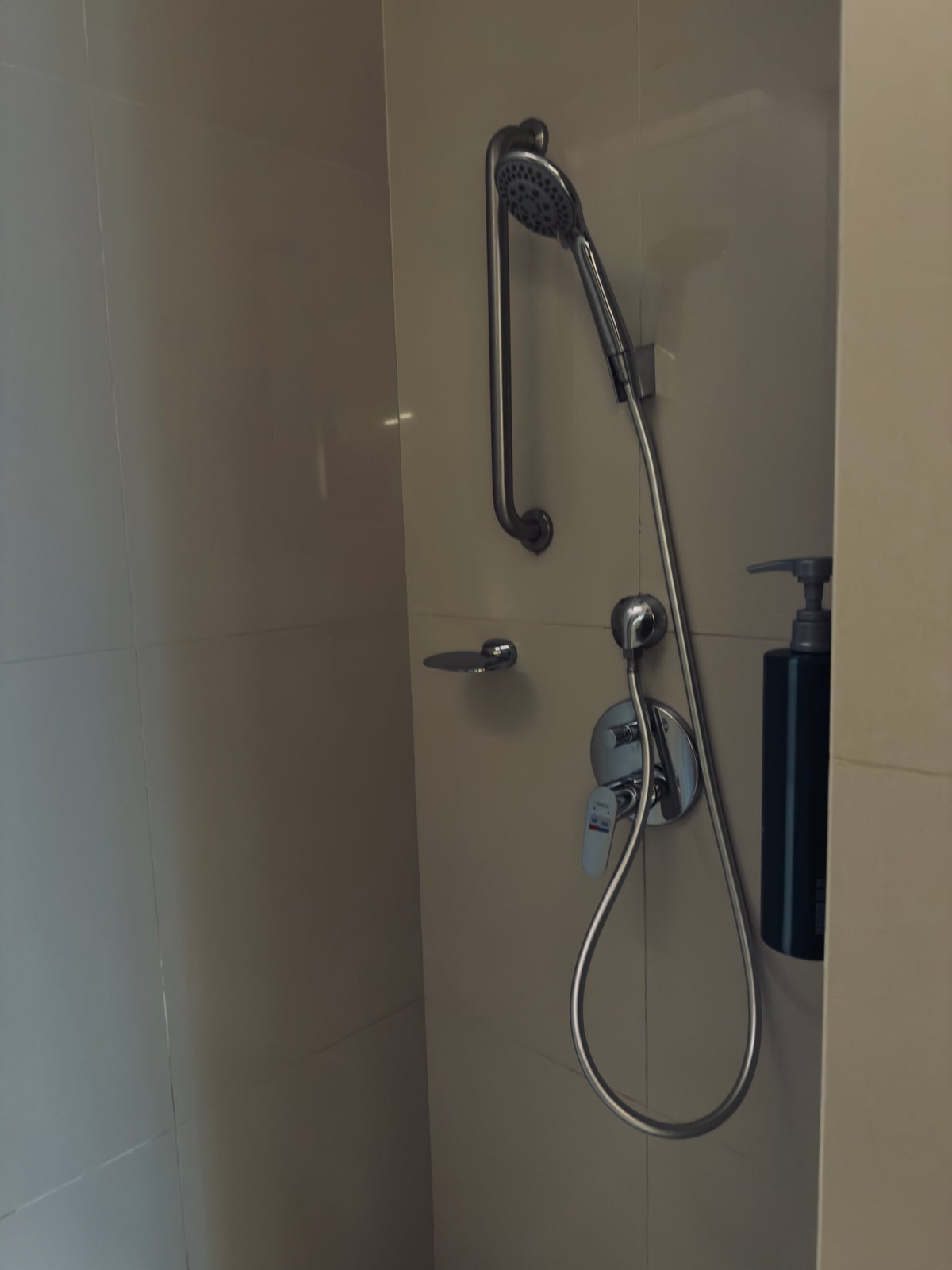 DoubleTree by Hilton Johor Bahru room shower