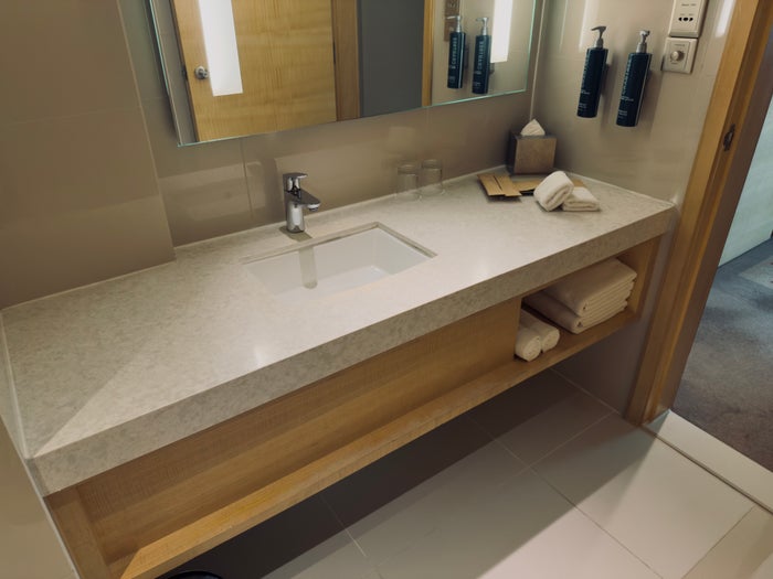 DoubleTree by Hilton Johor Bahru room vanity DoubleTree by Hilton Johor Bahru room vanity