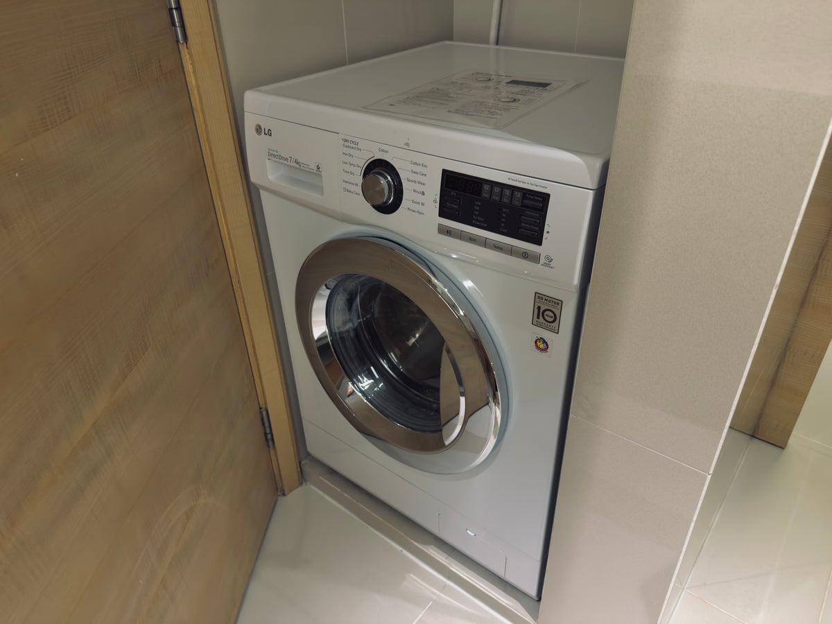 DoubleTree by Hilton Johor Bahru room washing machine