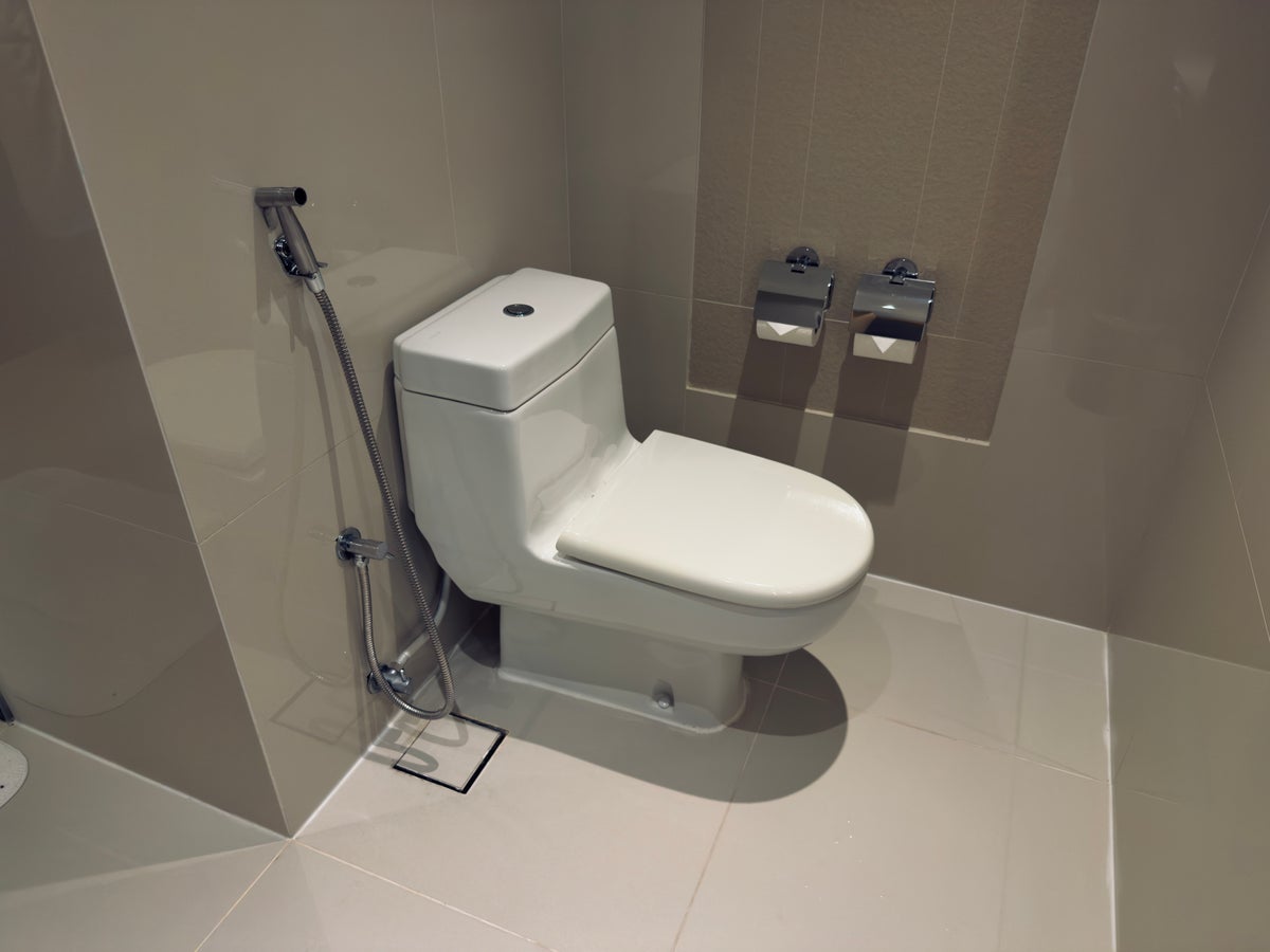 DoubleTree by Hilton Johor Bahru toilet